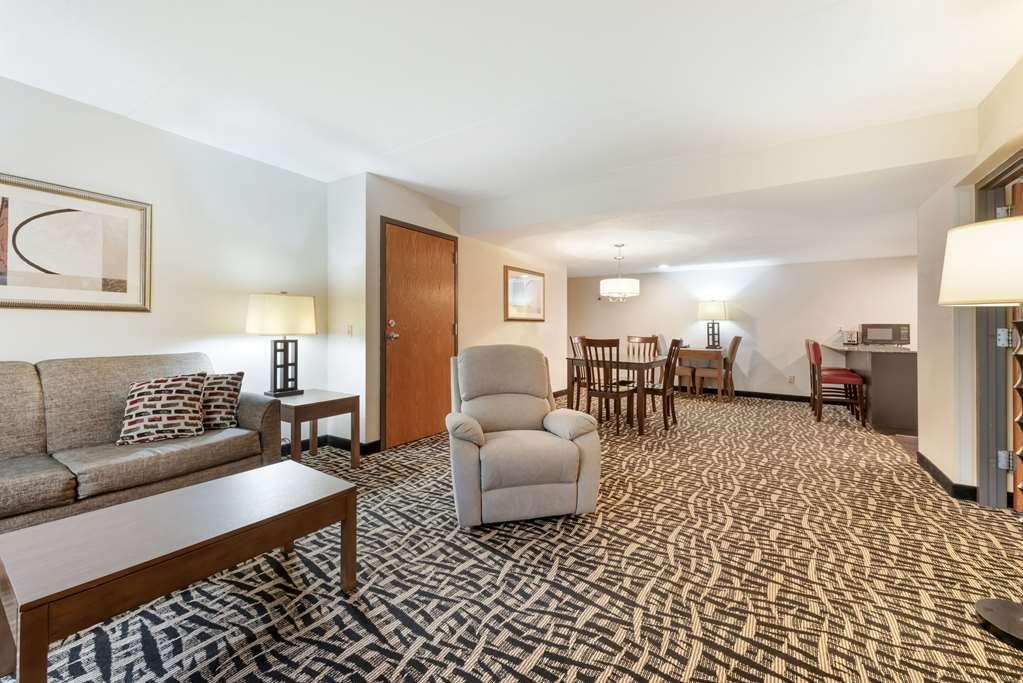 Quality Inn & Suites Mayo Clinic Area Rochester Room photo